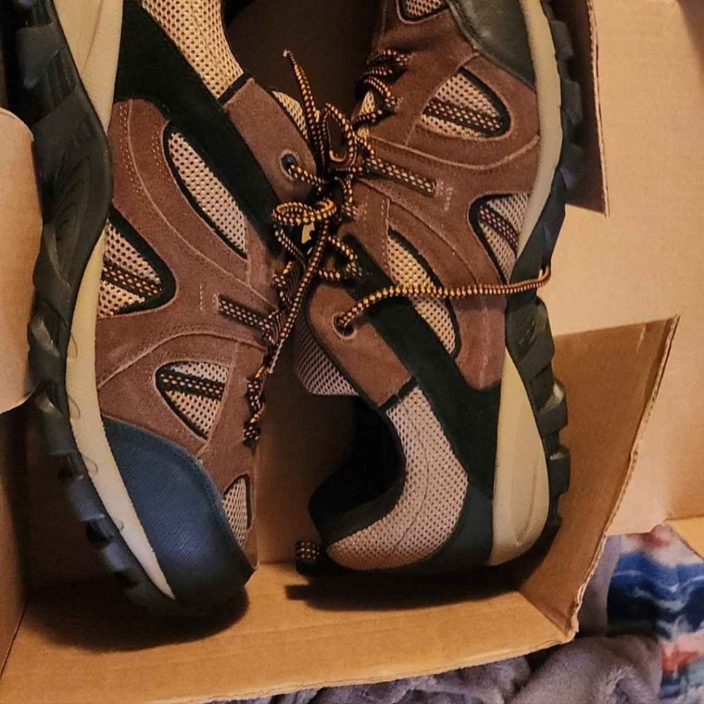 New in box! NEVER WORN! 16EW hiking sneakers for men!